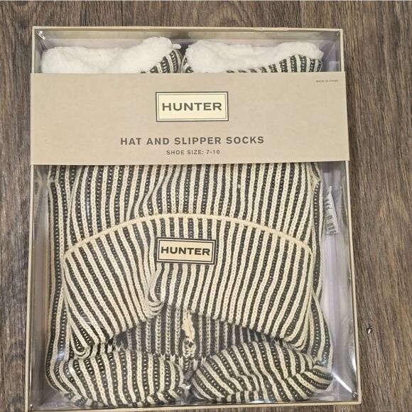 Hunter Hat & Slipper Socks Boxed Set - Picture 5 of 7